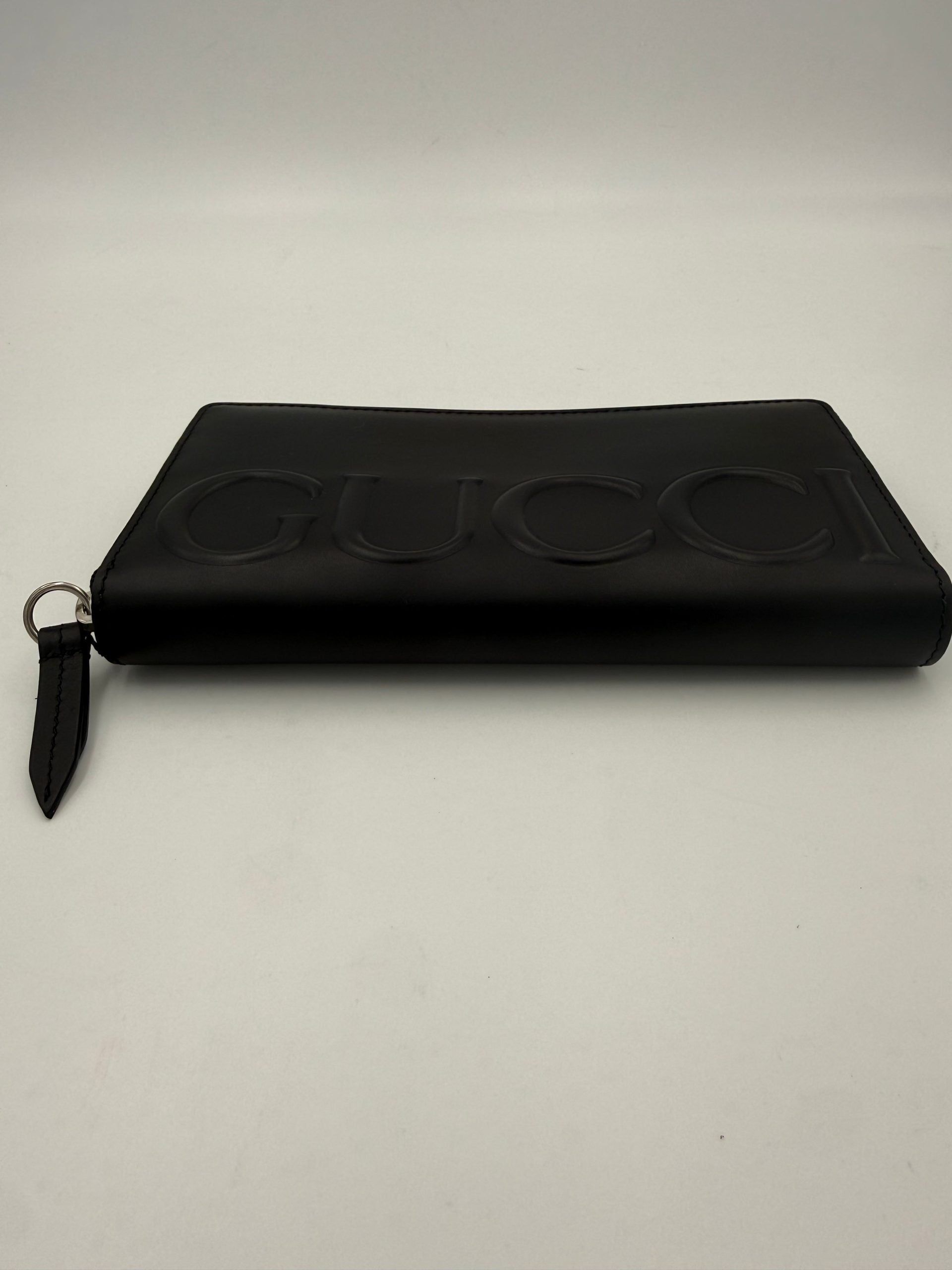 Gucci Black Front Logo Zip Leather Wallet