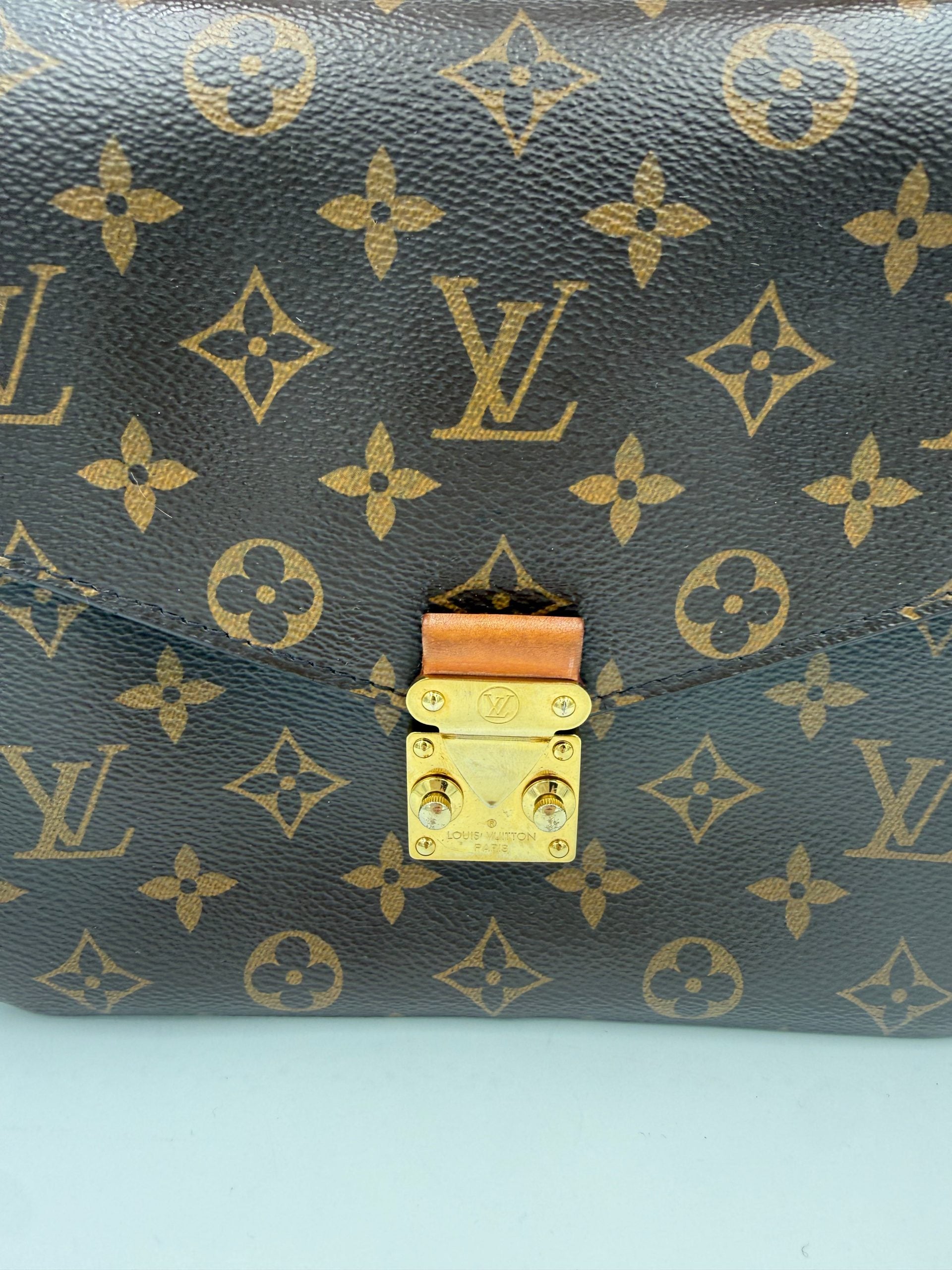 Louis Vuitton Monogram Metis Bandouliere Leather Handbag