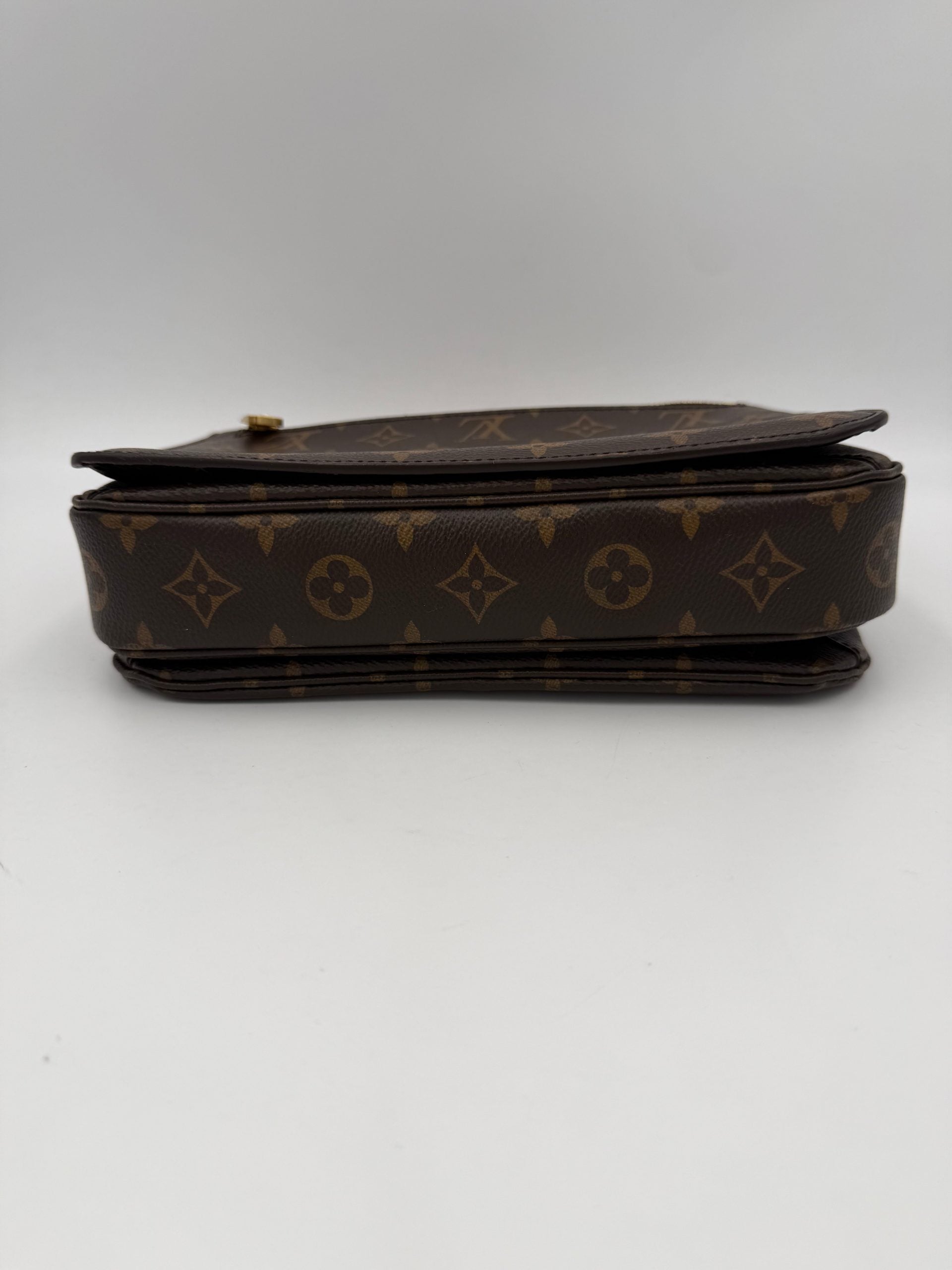 Louis Vuitton Monogram Metis Bandouliere Leather Handbag