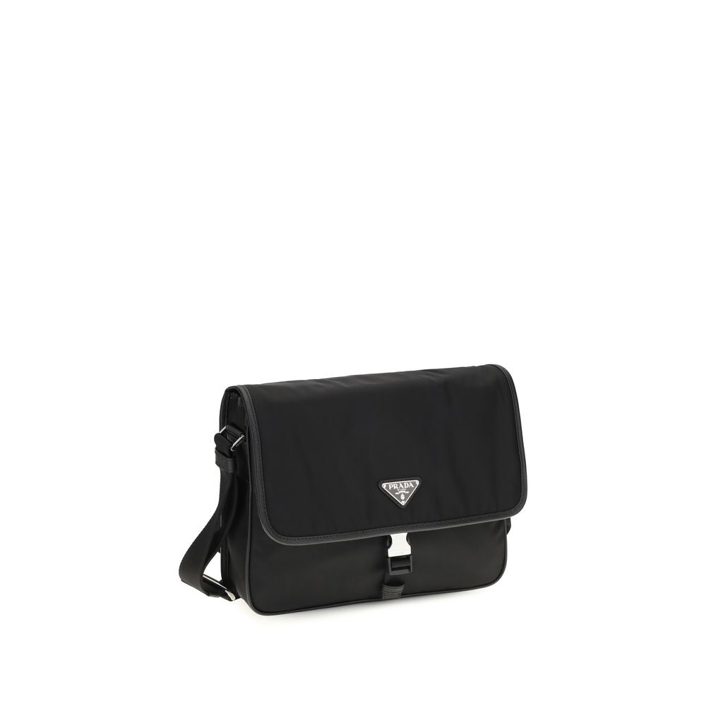 Prada Schultertasche aus recyceltem Polyamid in Schwarz