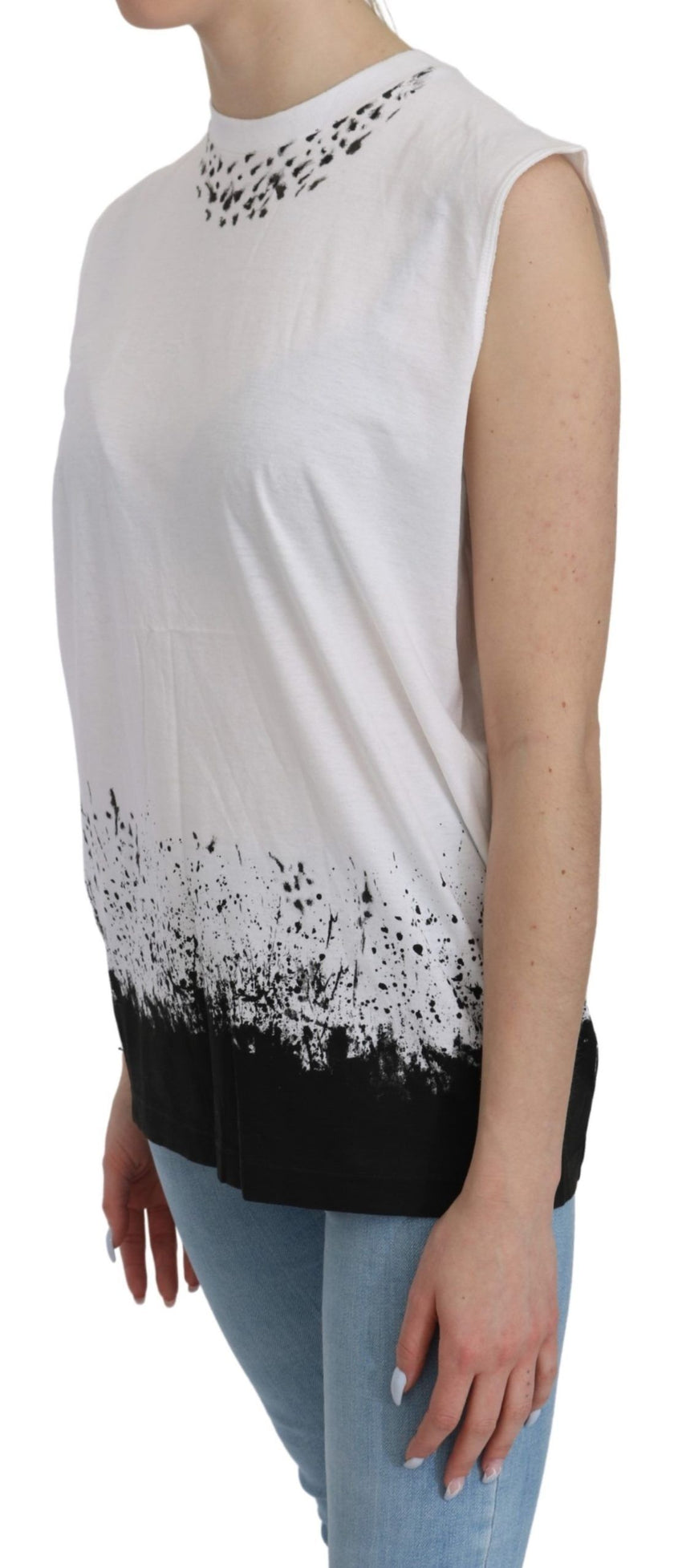 White Sleeveless T-shirt Tank Cotton TopDSQUARED2 Gorgeous brand new with tags, 100% Authentic DSQUARED2 Tops. Color: White and black Model: Sleeveless Crew Neck Tops Logo details Material: 100% CottonWhite Sleeveless T-shirt Tank Cotton Top${tagsDsquared