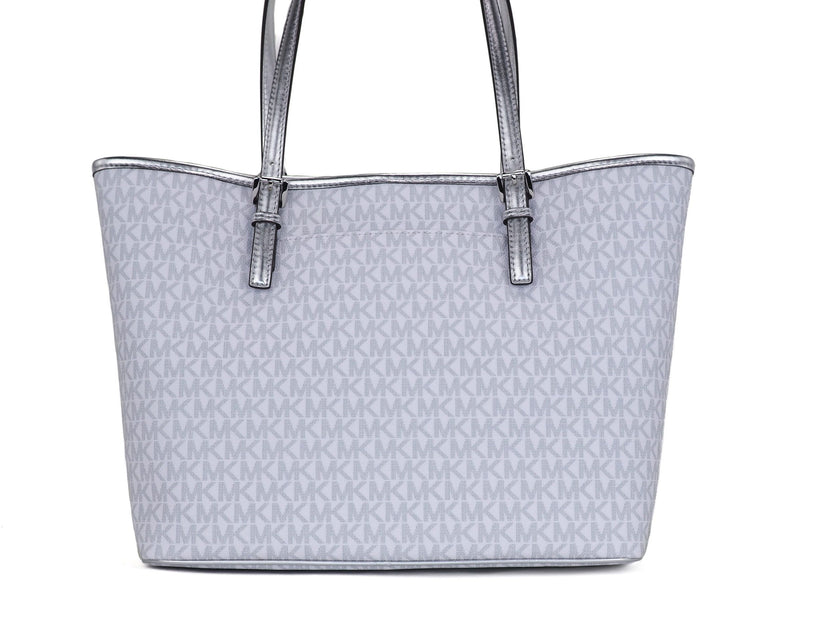 Jet Set Girls Print Medium Signature PVC Carryall Shoulder Tote Handbag (Bright White Multi)Brand New with Tags Attached (100% Authentic) Style: Michael Kors Jet Set Girls Print Medium Signature PVC Carryall Shoulder Tote Bag (Bright White Multi) Material