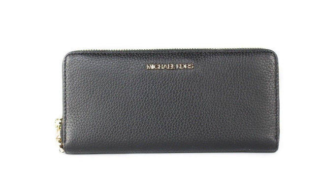 Jet Set Travel Large Black Pebble Leather Continental Wrist WalletStyle: Michael Kors Jet Set Travel Large Continental Clutch Wristlet Wallet (Black/Gold Hardware) Material: Pebble Leather Features: Michael Kors Front Logo Plate, 5.5″ Detachable Wristlet