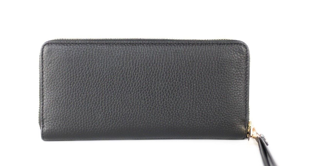 Jet Set Travel Large Black Pebble Leather Continental Wrist WalletStyle: Michael Kors Jet Set Travel Large Continental Clutch Wristlet Wallet (Black/Gold Hardware) Material: Pebble Leather Features: Michael Kors Front Logo Plate, 5.5″ Detachable Wristlet