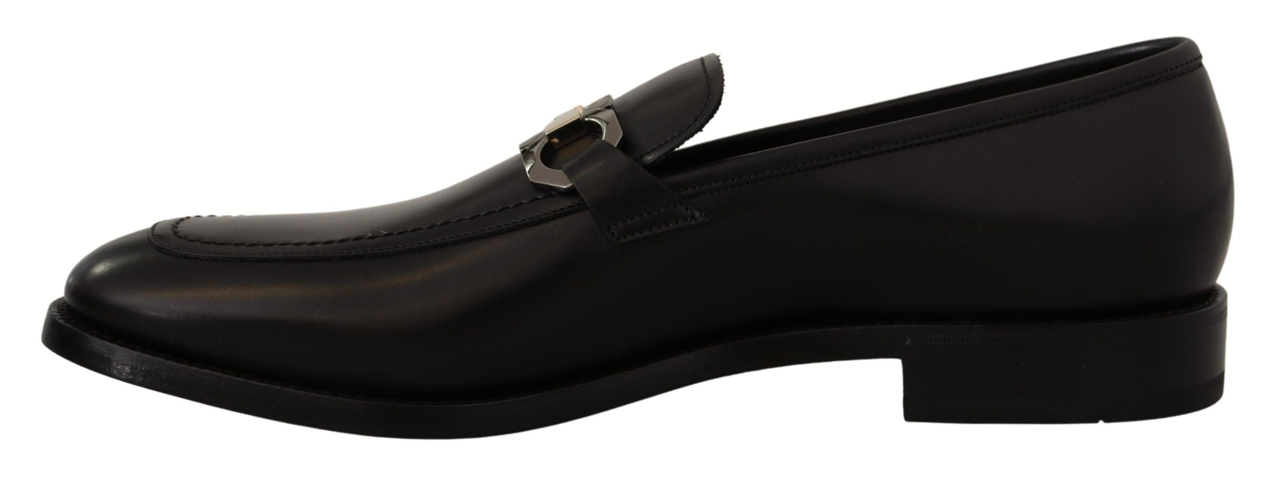 Suave Black Leather Gancio Bit LoafersStep into sophistication with our exquisite Salvatore Ferragamo loafers, the epitome of luxury for the discerning gentleman. Crafted with the highest attention to detail, these formal shoes are more than just footwear
