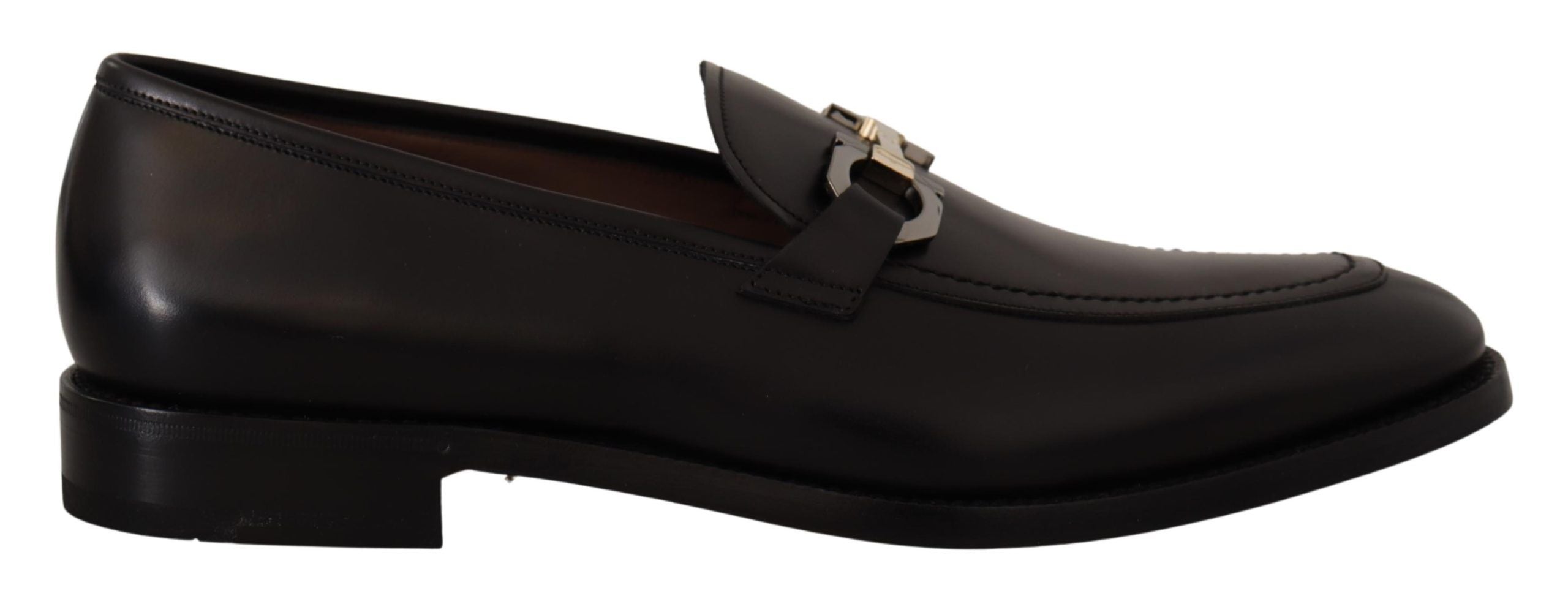 Suave Black Leather Gancio Bit LoafersStep into sophistication with our exquisite Salvatore Ferragamo loafers, the epitome of luxury for the discerning gentleman. Crafted with the highest attention to detail, these formal shoes are more than just footwear