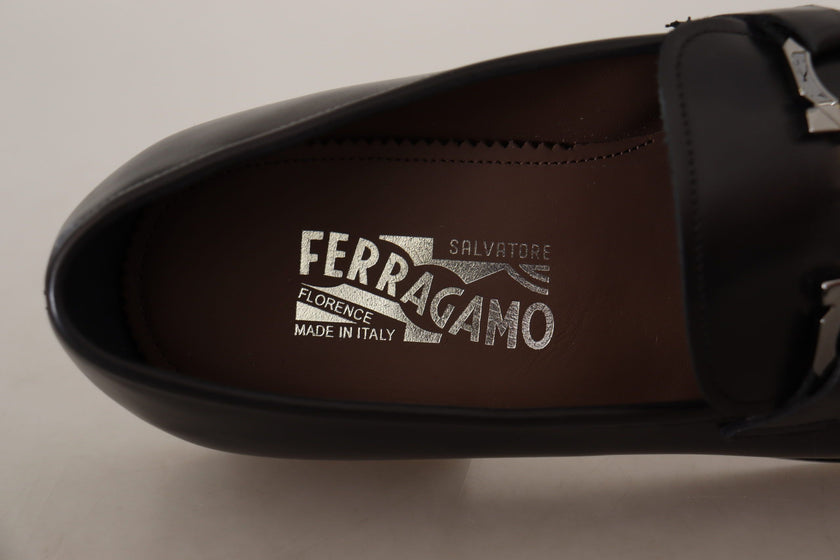 Suave Black Leather Gancio Bit LoafersStep into sophistication with our exquisite Salvatore Ferragamo loafers, the epitome of luxury for the discerning gentleman. Crafted with the highest attention to detail, these formal shoes are more than just footwear