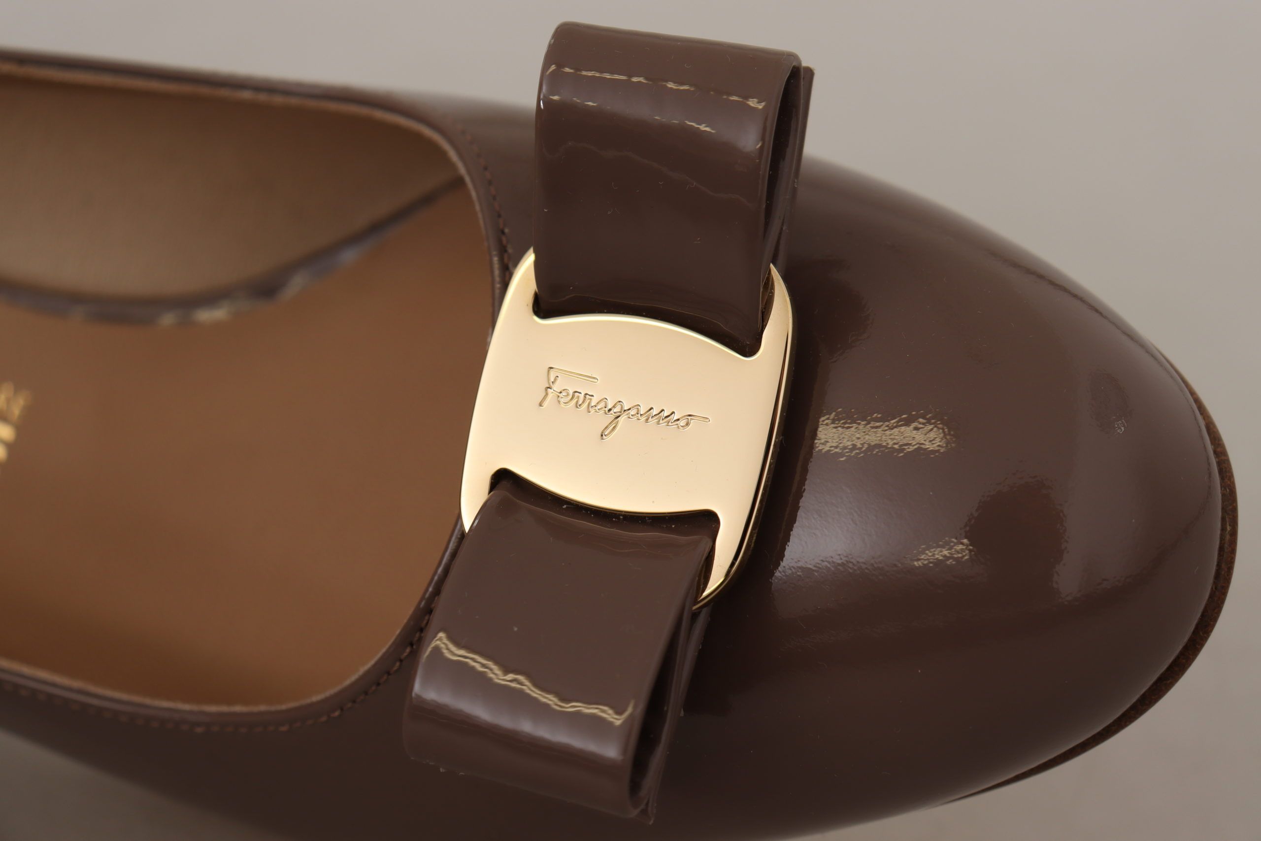 Brown Leather Pumps with Signature Vara Bow Detail