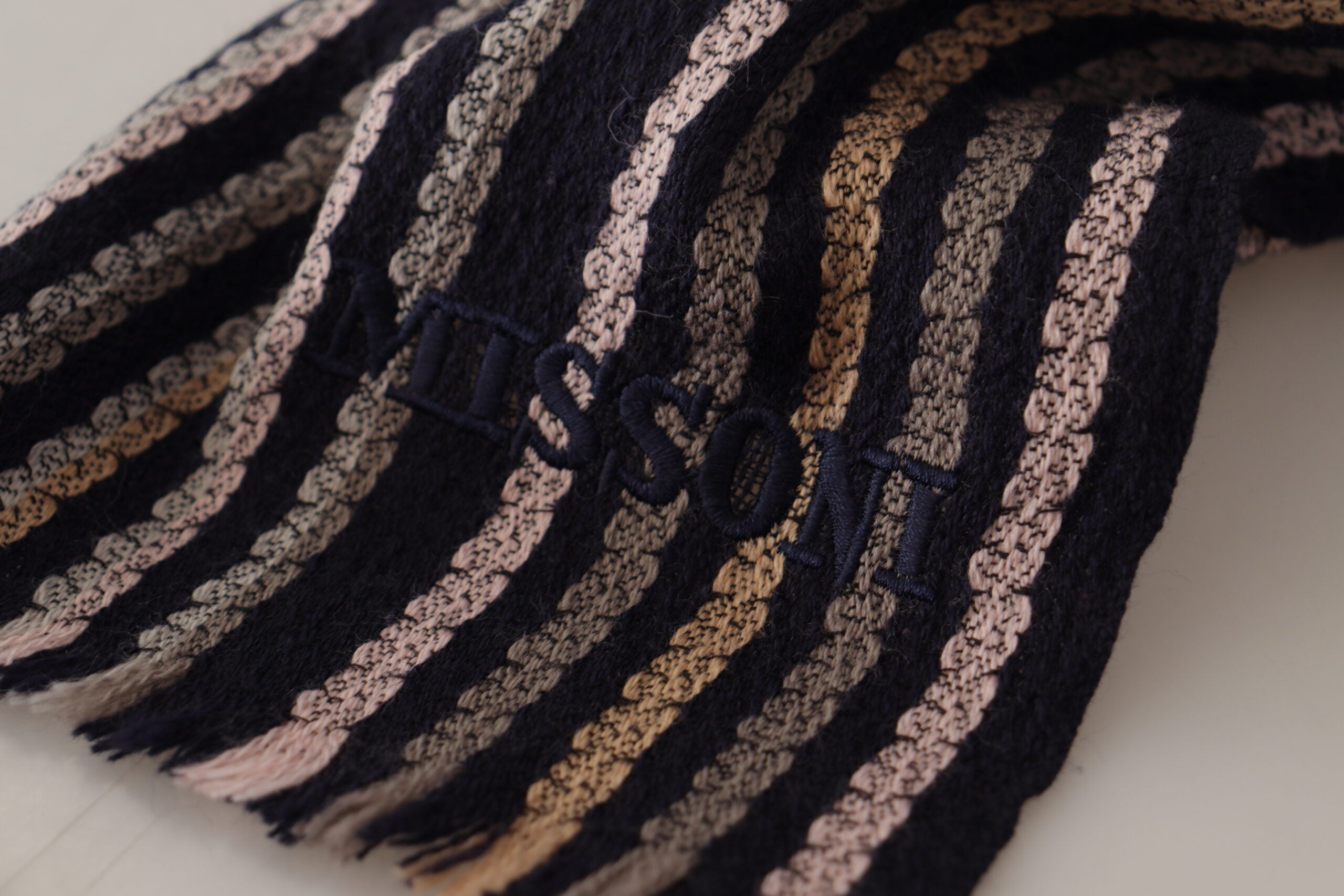 Multicolor Stripes Wool Knit Fringe Shawl ScarfMISSION Gorgeous brand new with tags, 100% Authentic MISSONI Mens Scarf. Material: 100% Wool Color: Multicolor Logo details Made in Italy SIZE: 180cm x 30cmMulticolor Stripes Wool Knit Fringe Shawl Scarf${tag