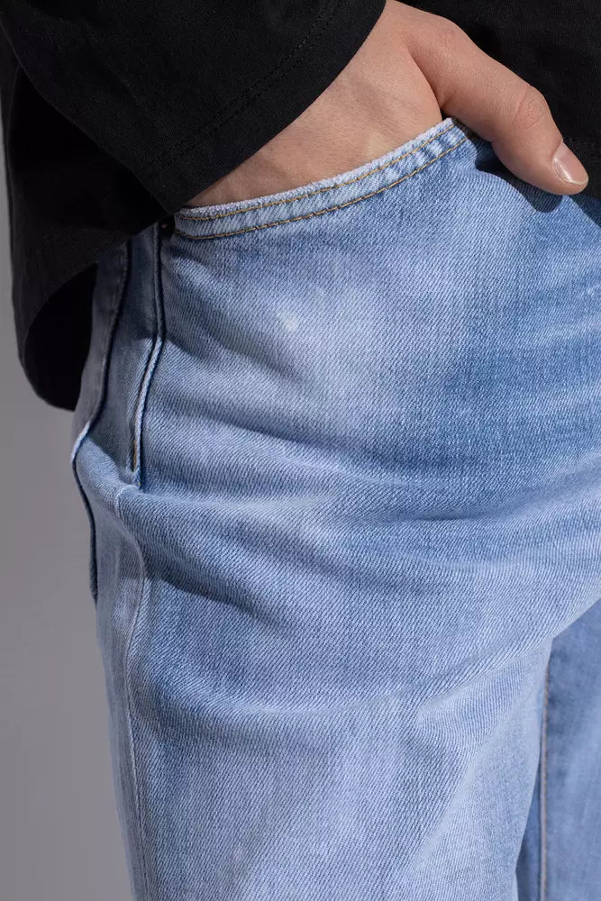Blue Cotton Men JeansElevate your denim game with Dsquared²’s ‘Cool Guy’ jeans, a masterclass in bold styling with an edge. Crafted with the perfect blend of cotton and elastane for a comfortable yet chic fit, these light blue jeans feature a distinct whi