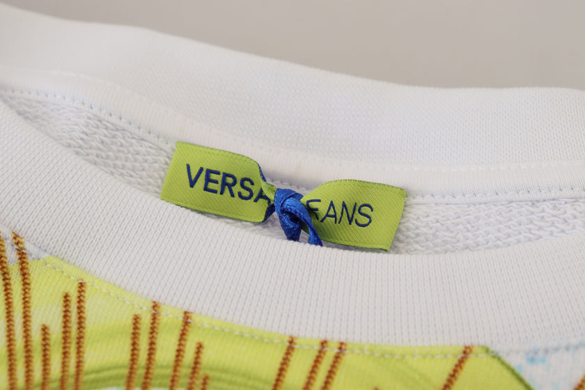 White Graphic Print Long Sleeves SweaterVERSACE JEANS Gorgeous brand new with tags, 100% Authentic VERSACE JEANS long sleeves crew neck sweater. Model: Long sleeve sweater Color: White Graphic Print Logo details Made in Italy Materials: 100% CottonWhite G