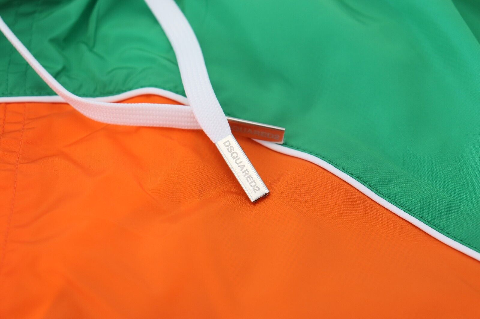 Multicolor Logo Print Men Beachwear Swimwear ShortDSQUARED2 Absolutely stunning, 100% Authentic, exclusive brand new with tags DSQUARED2 Beachwear swimming shorts. Modell: Swimshorts Boxer Color: Multicolor with Print Material: 100% Polamide Elastic waist