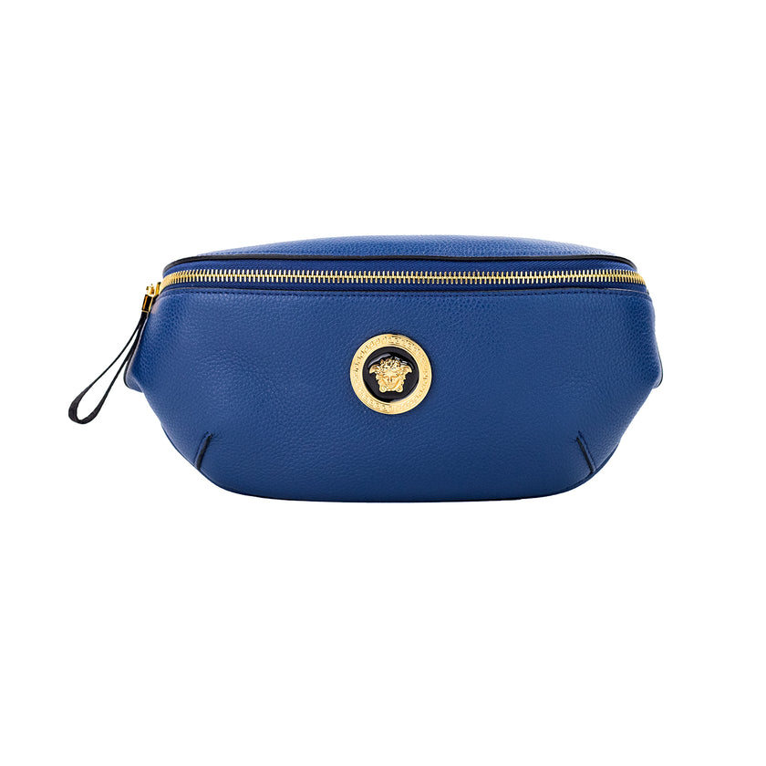 Small Navy Calf Leather Medusa Pendant Fanny Waist Pack Belt BagStyle: Versace Small Navy Medusa Pendant Fanny Waist Pack Belt Bag Material: Grainy Calf Leather Features: 4 Inner Card Slots, Medusa Head Pendant Design, Zip Closure Measures: 25.4 cm L x 12