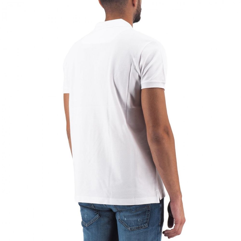 Elegant White Cotton Polo Shirt with Contrasting LogoDiscover the epitome of casual sophistication with our Diesel white cotton polo shirt. A versatile addition to your wardrobe, this polo exudes elegance with a contrasting logo detail on the front and a