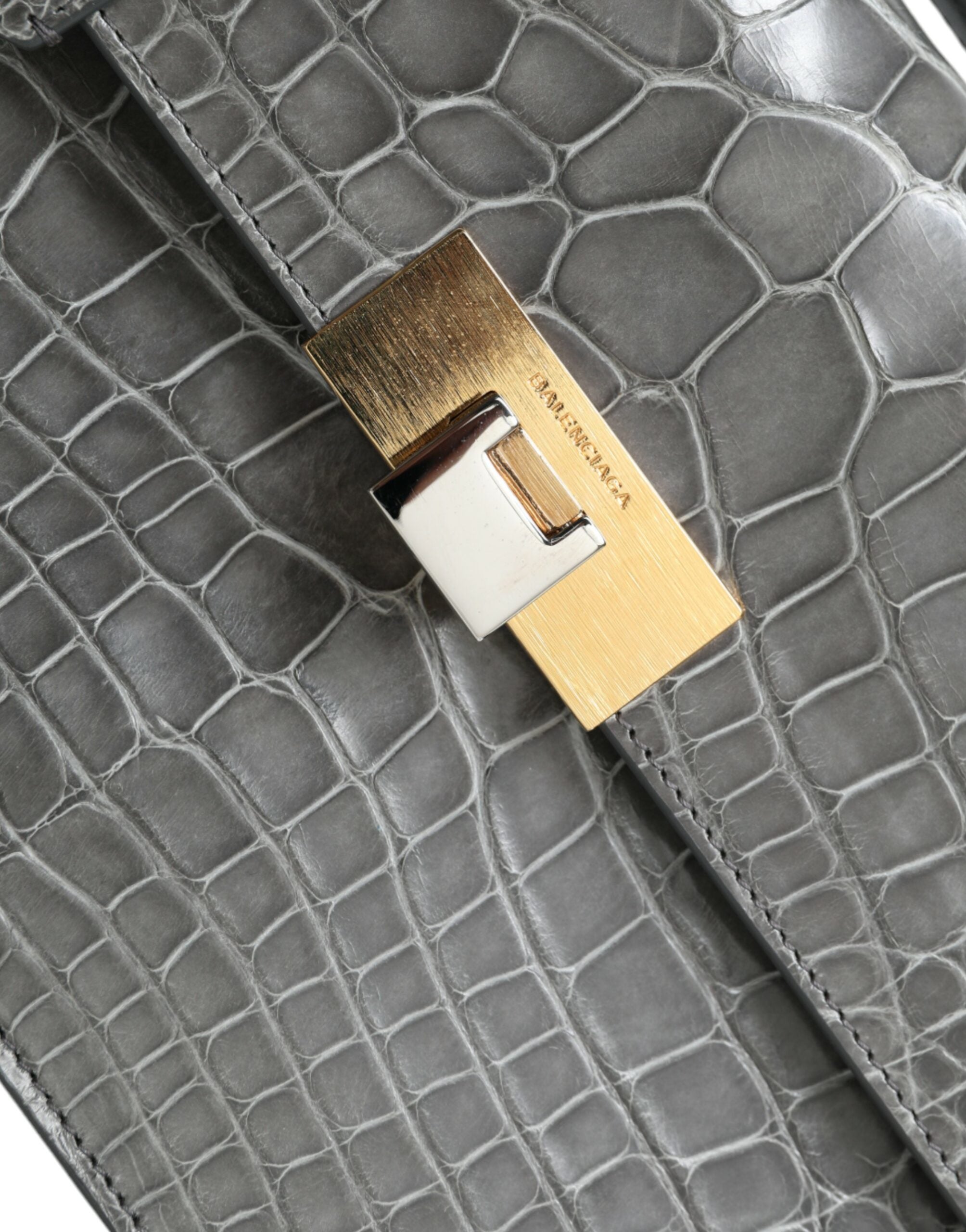 Sac à main Balenciaga gris en cuir exotique moyen