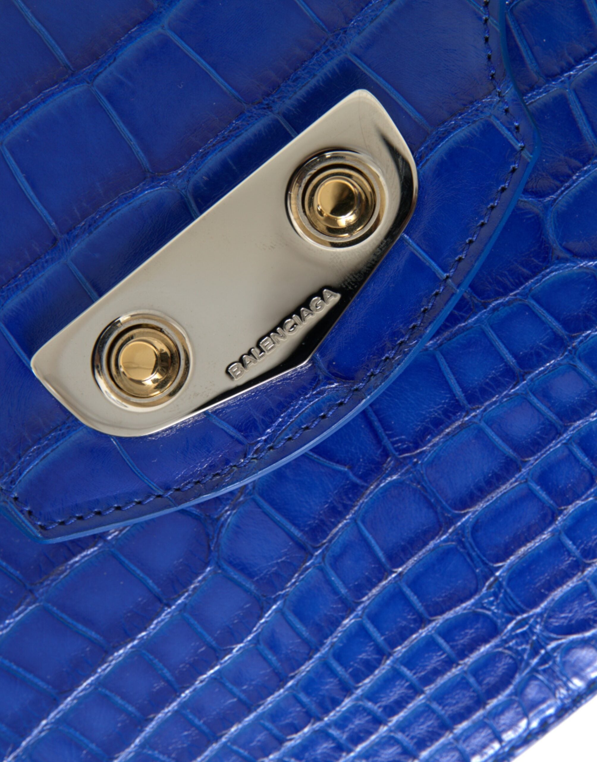 Blue Exotic Leather Neo Classic Small Shoulder BagBALENCIAGA Absolutely stunning, 100% Authentic, brand new with tags BALENCIAGA shoulder bag. Model: Balenciaga Neo Classic Chain, Shoulder bag Color: Blue with gold metal detailing Material: 100% Alligator