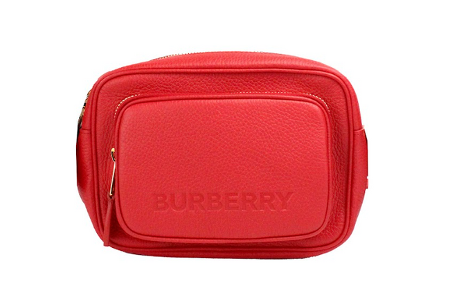 Small Branded Bright Red Grainy Leather Camera Crossbody BagStyle: Burberry Small Branded Red Camera Crossbody Bag Material: Grainy Leather Features: Adjustable Crossbody Strap, Nylon Lined, Inner Slip Pocket, Outer Zip Pocket Measures: 20cm L x 16cm H x