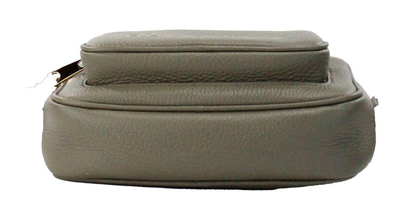 Small Branded Dark Fern Green Grainy Leather Camera Crossbody BagStyle: Burberry Small Branded Dark Fern Green Camera Crossbody Bag Material: Grainy Leather Features: Adjustable Crossbody Strap, Nylon Lined, Inner Slip Pocket, Outer Zip Pocket Measures: 2