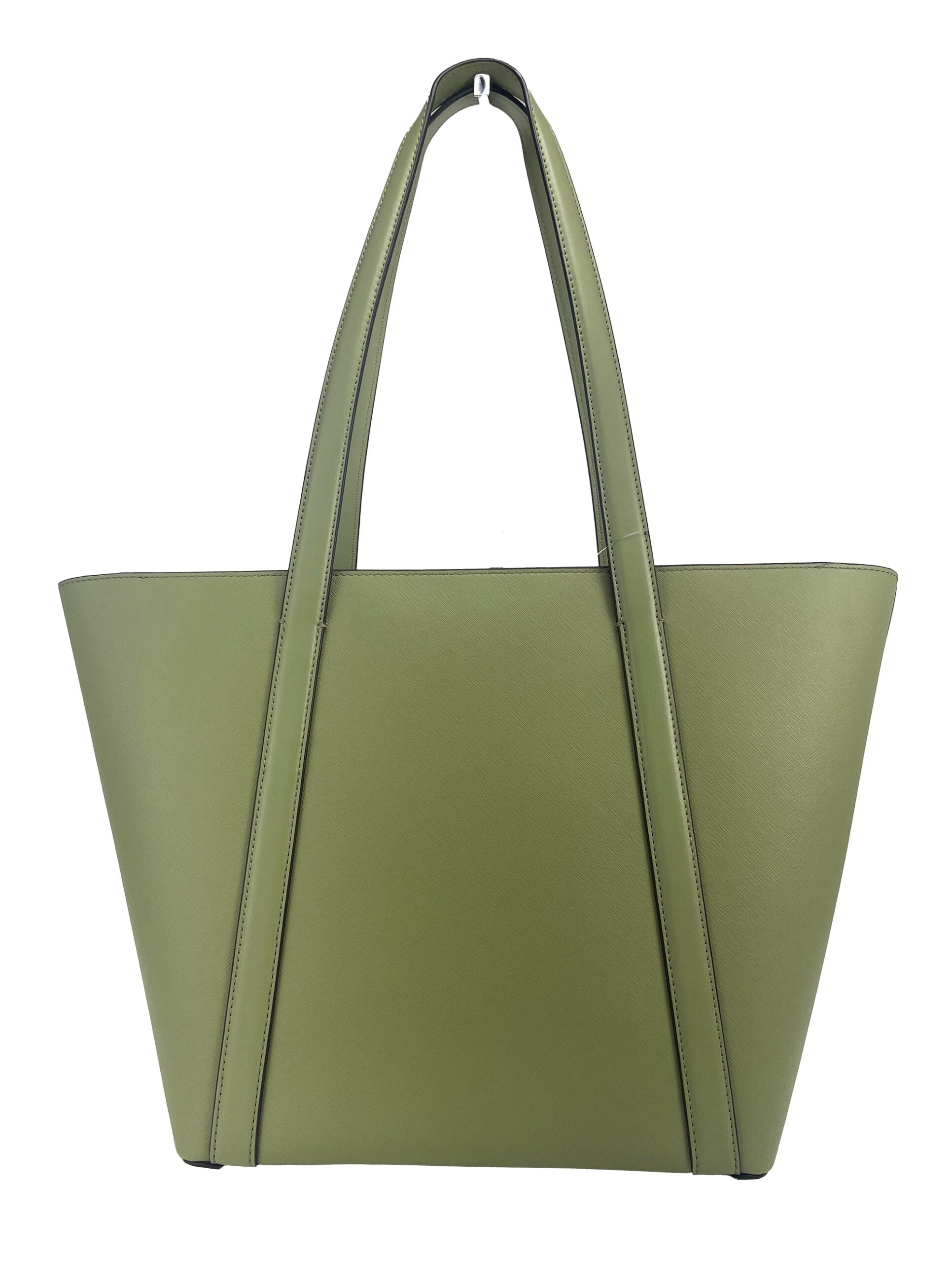Large Pratt Shoulder Zip Tote Bag Light SageStyle: Michael Kors Pratt Large Shoulder Tote Bag (Light Sage) Material: Coated Canvas / Leather Features: Gold Hardware, Zip Clousure, MK Charm Measures: 29.21 cm L x 45.72 cm H x 13.33 cm DLarge Pratt Shoulder
