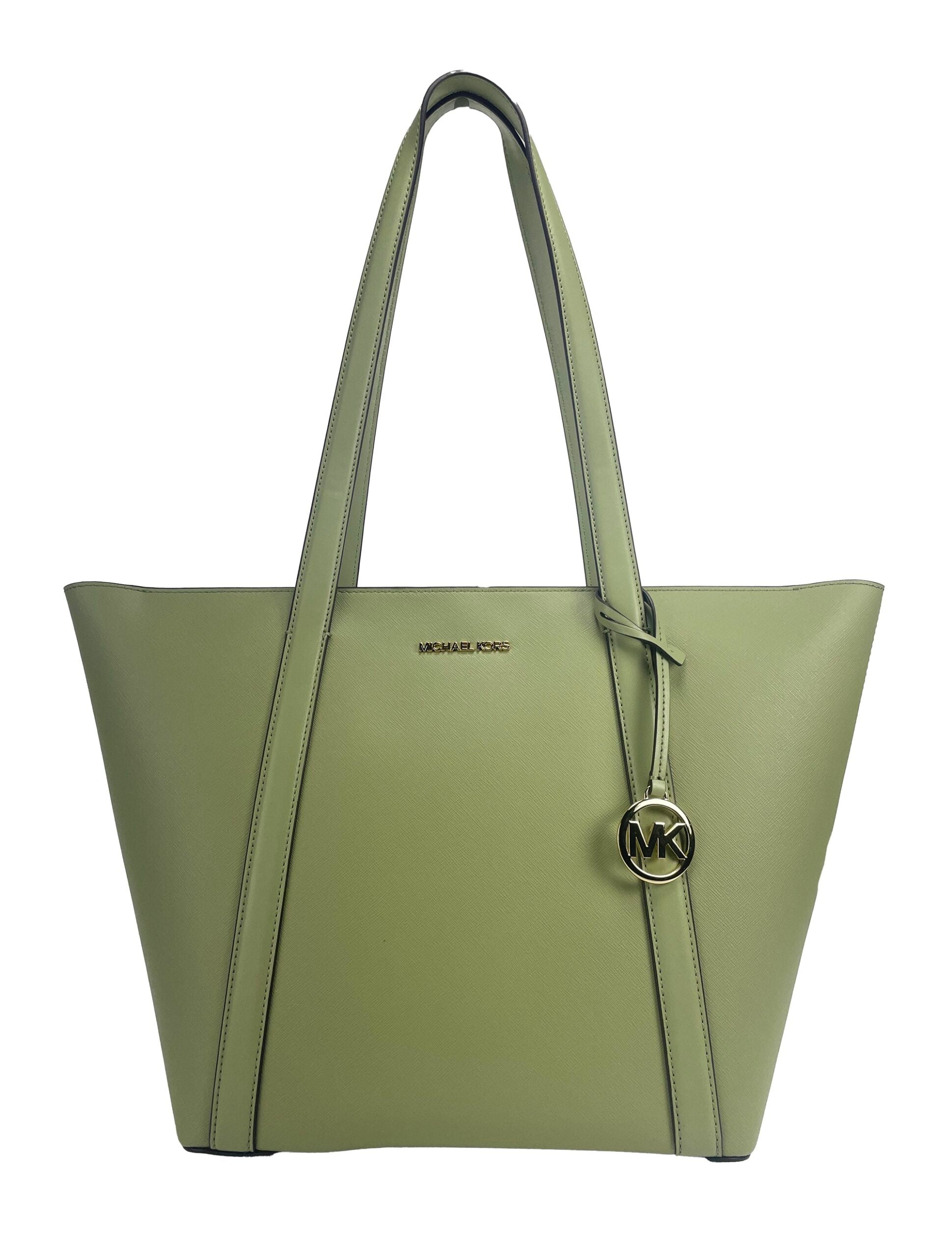 Large Pratt Shoulder Zip Tote Bag Light SageStyle: Michael Kors Pratt Large Shoulder Tote Bag (Light Sage) Material: Coated Canvas / Leather Features: Gold Hardware, Zip Clousure, MK Charm Measures: 29.21 cm L x 45.72 cm H x 13.33 cm DLarge Pratt Shoulder