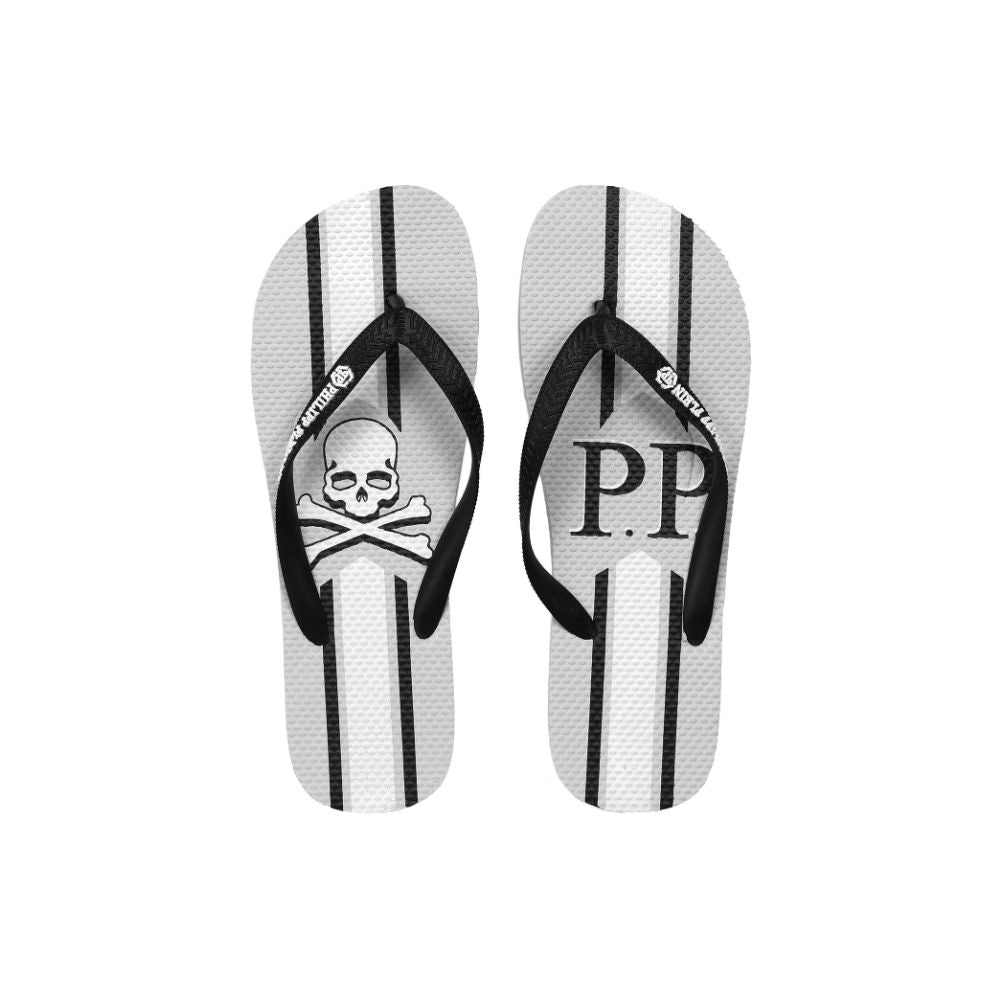 Gray Polyester Women Flip FlopDare to make a statement with these Philipp Plein flip flops – where luxury meets the laid-back. Crafted for the fashion-forward woman, these sandals feature a striking black upper that boldly contrasts with a gray and white
