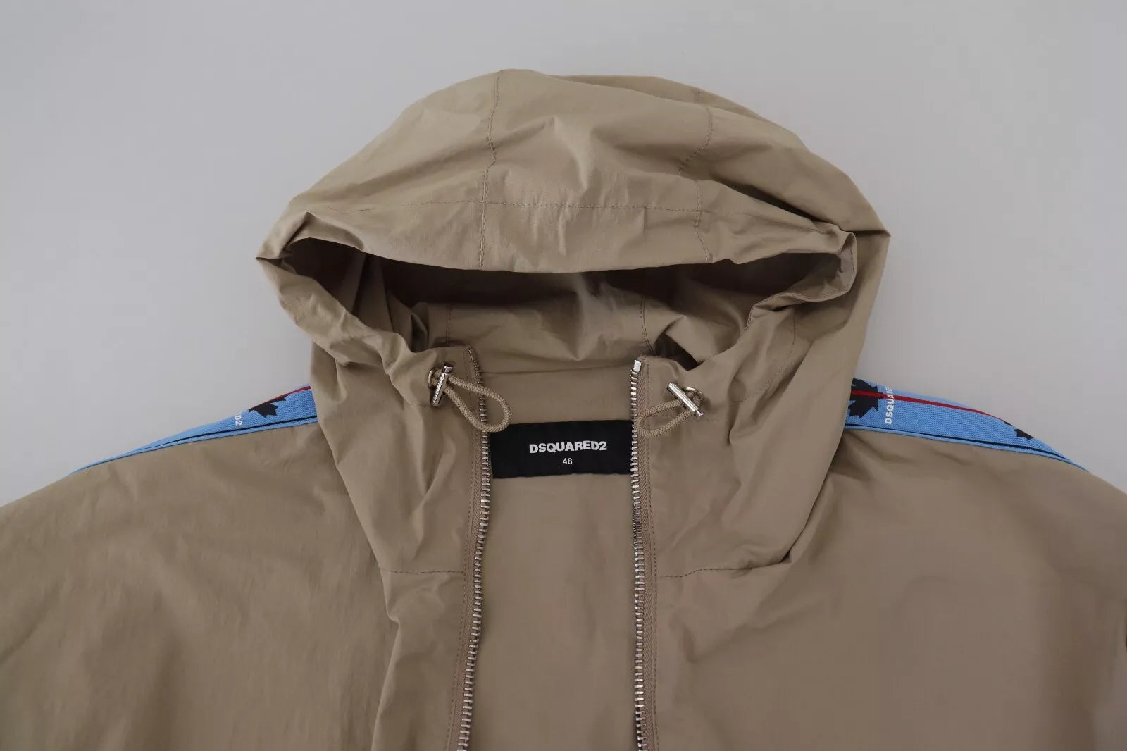 Veste à capuche zippée intégrale marron et grise à manches longues