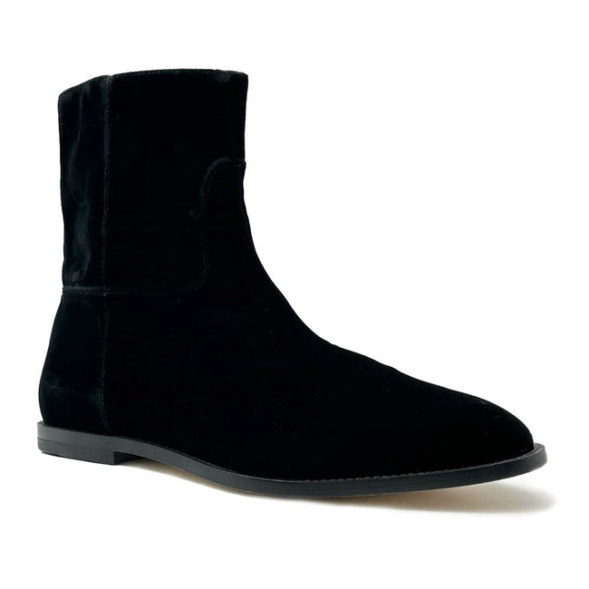 Black Calfskin Women Ankle BootUnleash enviable chic with these statement Off-White ankle boots, masterfully crafted from premium suede calfskin. Infused with the brand’s signature edge, they feature a sleek side zip opening for easy wear and a bold logo