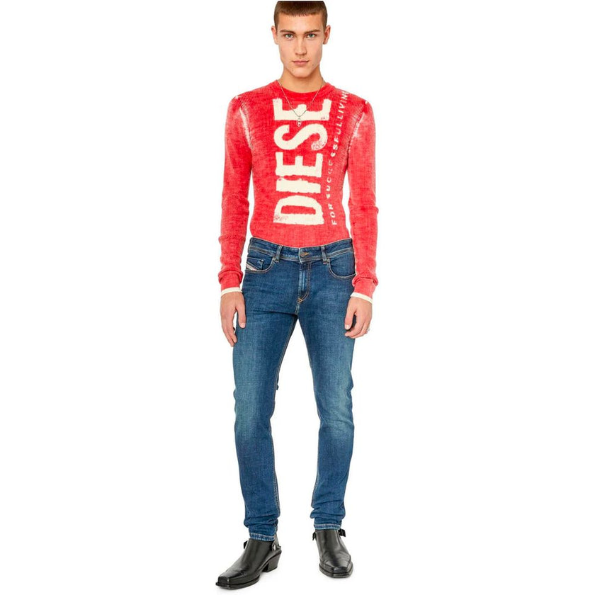 Blue Cotton Men JeansElevate your wardrobe essentials with these Diesel denims that blend comfort with edgy style. Crafted with just the right amount of stretch, these skinny fit jeans are a testament to the brand’s dedication to superior quality and cont