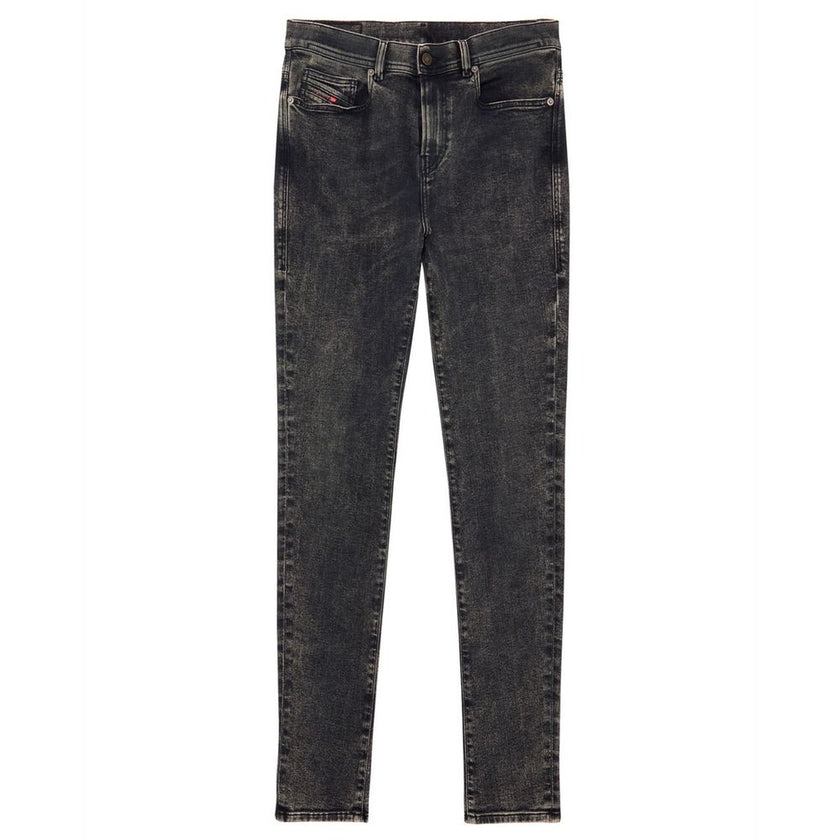 Black Cotton Men JeanElevate your wardrobe with the Diesel denim skinny jeans, epitomizing the fusion of edgy rock flair and 80s chic. These high-waisted, skintight marvels crafted from premium cotton and elastane promise a perfect blend of comfort with a