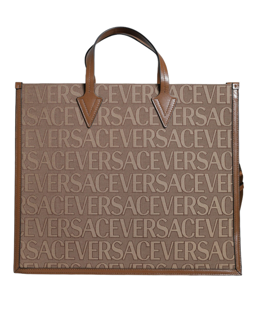 Brown Top Handle Jacquard Leather Logo Crossbody Tote BagVERSACE Absolutely stunning, 100% Authentic, brand new with tags VERSACE tote bags. Brand logo, solid color, crossbody strap. Model: Crossbody tote bag Material: 60% CO 40% VL, 100% CO Colour: Brown