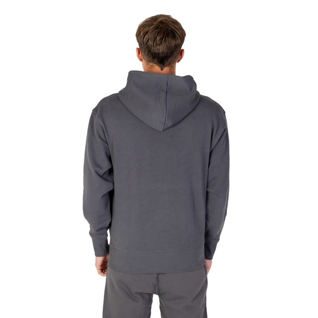 Gray Cotton HoodieDiscover the Boss WEBASICHOOD 50487134 menâs hoodie, a piece that combines contemporary style with superior comfort. Crafted from 100% pure cotton, this hoodie offers a soft feel and excellent breathability. The design features a spaci