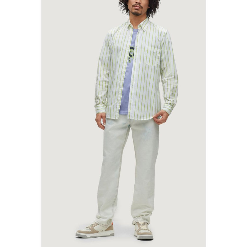 Green Cotton Dress ShirtThe Boss RICKERT 50488030 men’s long-sleeve shirt is a refined choice for any men’s wardrobe. Made from 100% pure cotton, this shirt ensures comfort and breathability all day long. The modern silhouette features a button-down colla