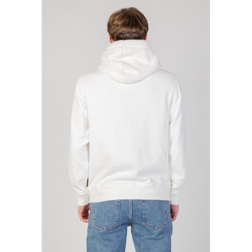 Cream Cotton HoodyThe Boss Weteddy 50501378 men’s hoodie is the perfect blend of modern style and everyday comfort. Made from 100% high-quality cotton, this hoodie offers softness and breathability, making it suitable for any season. It features a regular