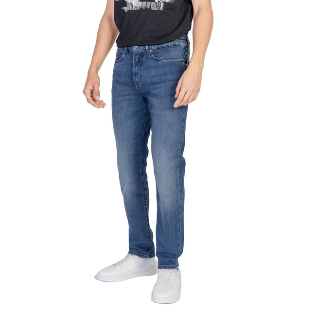 Blue Cotton Relaxed Fit JeansThe Boss RE.MAINE BO 10265584 01 50526928 men’s regular / loose jeans offer the perfect blend of comfort and contemporary style. With a regular and slightly loose fit, these jeans are ideal for those seeking freedom of movemen