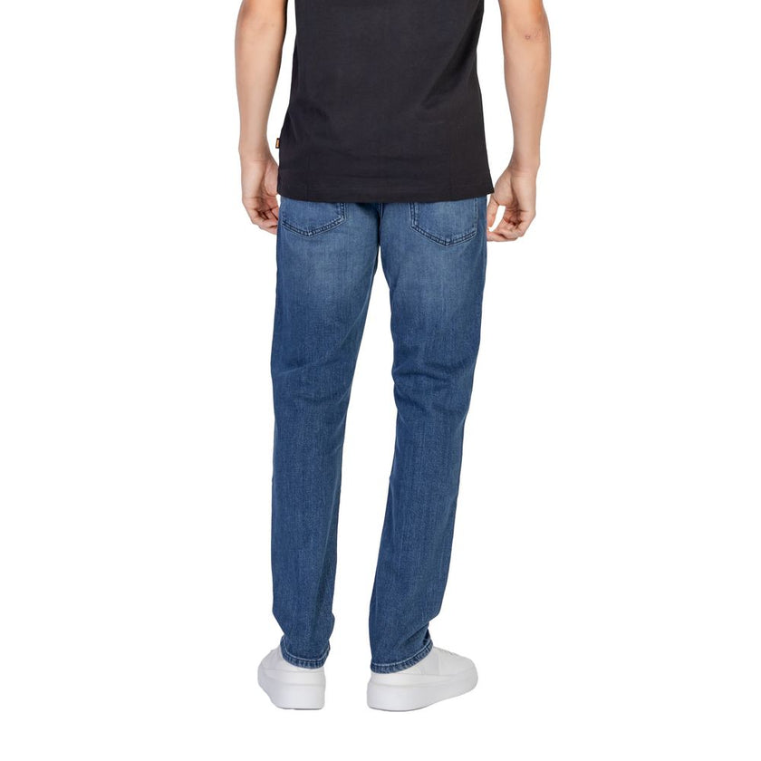 Blue Cotton Relaxed Fit JeansThe Boss RE.MAINE BO 10265584 01 50526928 men’s regular / loose jeans offer the perfect blend of comfort and contemporary style. With a regular and slightly loose fit, these jeans are ideal for those seeking freedom of movemen