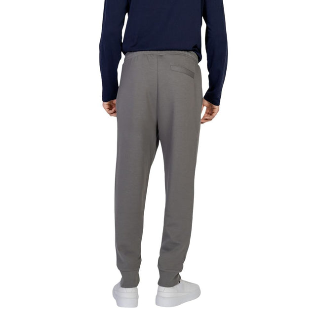 Gray Cotton Joggers (Workout Pants)The Boss Hadiko 10256713 01 50506141 men’s sweatpants combine comfort and style for everyday wear. Crafted from a soft sweatshirt fabric made of 95% cotton and 5% elastane/lycra, they offer a flexible fit that feels plea