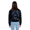 Black Polyethylene Jackets & CoatThe Calvin Klein Jeans FAUX LEATHER BOMBER J20J223546 is the perfect choice for those seeking a modern and edgy look. Crafted from a blend of 60% polyurethane and 40% polyester, this jacket offers a sophisticated appearanc