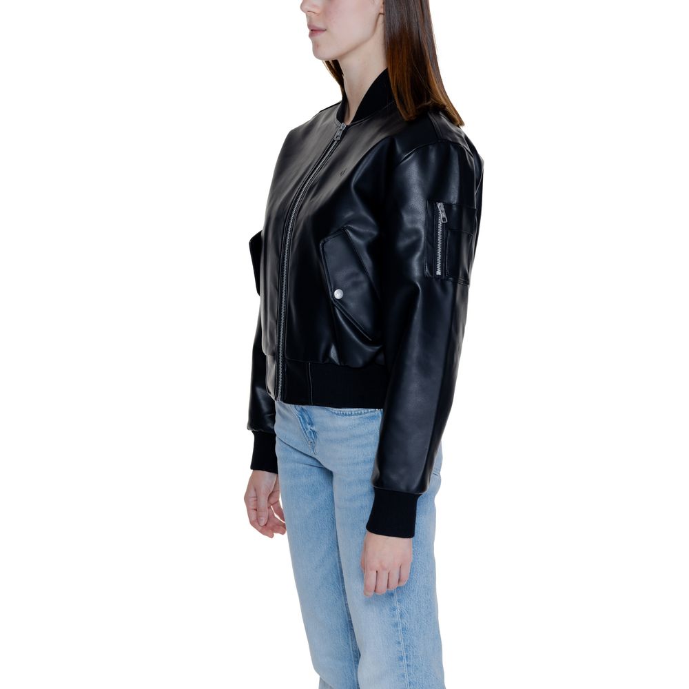 Black Polyethylene Jackets & CoatThe Calvin Klein Jeans FAUX LEATHER BOMBER J20J223546 is the perfect choice for those seeking a modern and edgy look. Crafted from a blend of 60% polyurethane and 40% polyester, this jacket offers a sophisticated appearanc