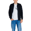 Black Recycled Cotton CardiganThe Calvin Klein Jeans CORE BADGE J30J323814 men’s cardigan is a modern and versatile knitwear piece, perfect for those seeking a casual yet refined style. Made from 100% recycled cotton, it ensures natural comfort and sustai