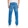 Light Blue Cotton Relaxed Fit JeansThe Calvin Klein Jeans AUTHENTIC STRAIGHT J30J325726 men’s regular/loose jeans offer a perfect blend of contemporary style and timeless comfort. Featuring a straight, slightly loose fit, these jeans enhance your silhouet
