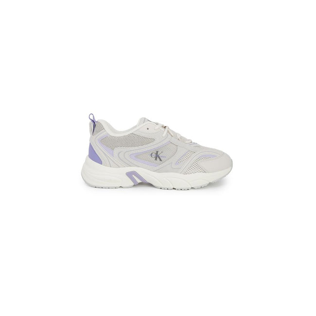 Purple Leather SneakerDiscover the Calvin Klein RETRO TENNIS SU-MESH women’s sneakers, a perfect blend of style and comfort. Made from 100% leather, these shoes feature a modern and sophisticated design, ideal for any casual occasion. Their lightweight an