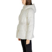 Cream Nylon Jackets & CoatThe Calvin Klein Jeans LOGO BELT SHORT PUFFER J20J224107 women’s down jacket perfectly combines contemporary style and functionality. Made from a blend of 52% nylon and 48% polyamide, this jacket offers optimal protection against