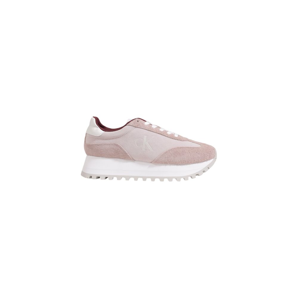 Purple Leather SneakerThe Calvin Klein RUNNER LACEUP ML YW0YW01574 women’s sneakers are the perfect blend of style and comfort. Made from 100% leather, these shoes provide a soft fit and long-lasting durability. The elegant design is enhanced by distincti