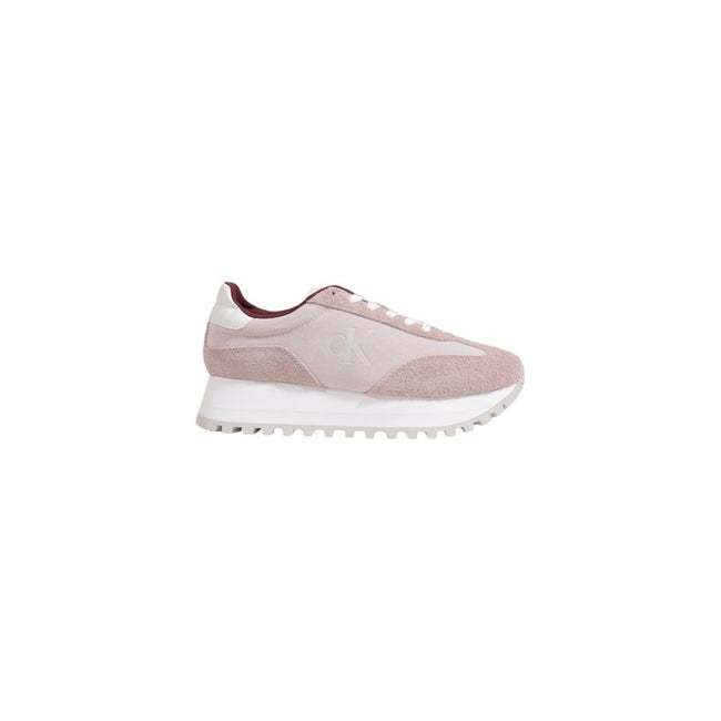 Purple Leather SneakerThe Calvin Klein RUNNER LACEUP ML YW0YW01574 women’s sneakers are the perfect blend of style and comfort. Made from 100% leather, these shoes provide a soft fit and long-lasting durability. The elegant design is enhanced by distincti