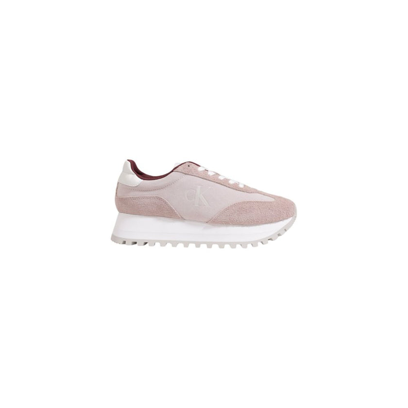 Purple Leather SneakerThe Calvin Klein RUNNER LACEUP ML YW0YW01574 women’s sneakers are the perfect blend of style and comfort. Made from 100% leather, these shoes provide a soft fit and long-lasting durability. The elegant design is enhanced by distincti