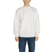 White Recycled Cotton SweatshirtThe Calvin Klein Jeans INTERLOCK CREW J30J326134 men’s crewneck sweatshirt is an essential piece with a minimalist and modern design. Made from high-quality interlock fabric, it features 80% regenerated cotton, 16% recycled