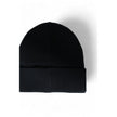 Black Recycled Polyester Cap (Baseball Hat)Discover the Calvin Klein Monogram men’s beanie, a stylish and versatile accessory for every season. Made from 100% recycled polyester, this beanie not only offers exceptional comfort but also contributes to sust