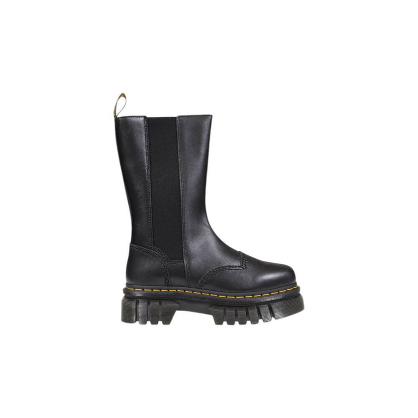 Black Leather BootThe Dr. Martens Audrick Chelsea Tall Nappa Lux 30966001 boots embody the essence of contemporary urban style, designed for women seeking both character and comfort in a single model. Made from 100% premium leather, these tall boots featu