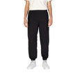 Black Cotton Joggers (Workout Pants)Discover the Calvin Klein Jeans COTTON POPLIN UTILITY men’s sports pants, made from 100% cotton to ensure maximum comfort and breathability. The utility design features practical pockets, perfect for storing your essent