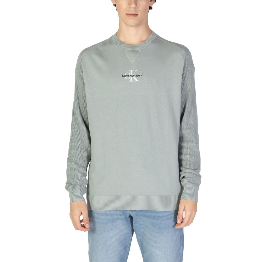 Green Cotton SweaterThe Calvin Klein Jeans MONOLOGO J30J325671 men’s sweater offers a contemporary and refined style, perfect for any casual or informal occasion. Made from 100% transitional in-conversion cotton, this garment ensures comfort, breathabilit